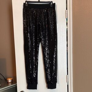 NWT Francesca’s sequin joggers